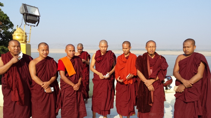 Bupaya and monks. 