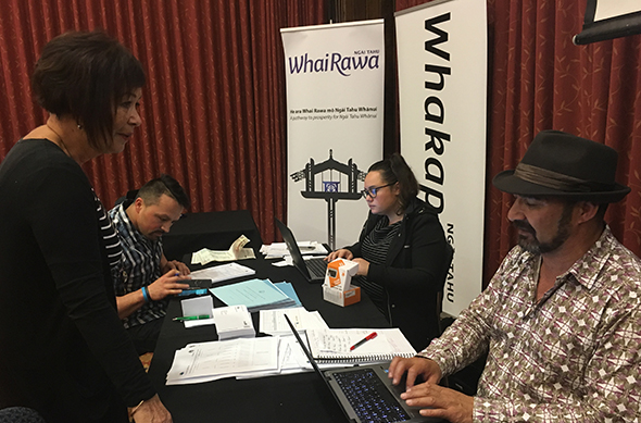 Jaleesa Panirau and Arapata Reuben registering whānau with the Whakapapa Unit at the Murihiku Road Show.