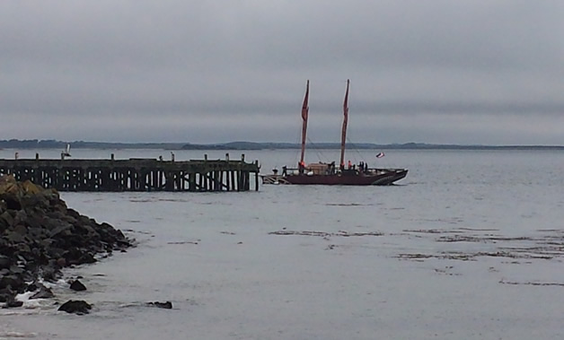 Sails down as Haunui approaches the Old Wharf in Bluff.